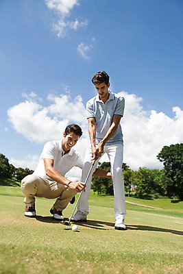 포토 JPG 주간 전신 서양인 외국인 나무 식물 백인 구름 해외기획촬영 라이프스타일 남자 스포츠 맨라이프 포즈 골프 모션 하늘 서기 들기 사람 앉기 20대 성인 야외 두명 운동 골프채 감독 2015년태국 남자만 성인남자만 청년만 청년남자만 성인만 국내포토 자연요소 직업 골프용품 건강 인종 청년 생활 구기 파일형식