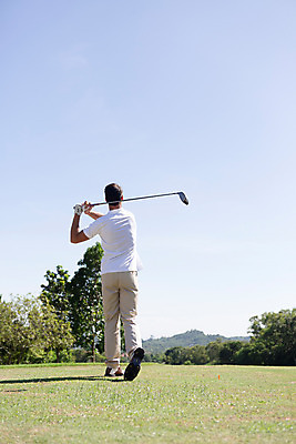 포토 JPG 주간 전신 서양인 외국인 백인 해외기획촬영 라이프스타일 남자 스포츠 맨라이프 골프 모션 골프장 태국 필드 하늘 한명 서기 들기 사람 잔디 20대 성인 야외 뒷모습 운동 골프채 2015년태국 남자만 남자한명만 성인남자만 청년만 청년남자만 청년남자한명만 성인한명만 성인남자한명만 성인만 국내포토 자연요소 식물 1 아시아 뷰포인트 스포츠시설 골프용품 건강 인종 청년 생활 구기 파일형식