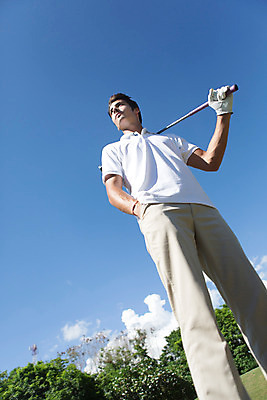 포토 JPG 주간 서양인 외국인 나무 식물 백인 구름 해외기획촬영 라이프스타일 응시 남자 스포츠 로우앵글 맨라이프 골프 모션 골프장 태국 필드 하늘 한명 서기 들기 사람 잔디 상반신 20대 성인 야외 앞모습 운동 골프채 주머니손 2015년태국 남자만 남자한명만 성인남자만 청년만 청년남자만 청년남자한명만 성인한명만 성인남자한명만 성인만 국내포토 자연요소 1 시선 아시아 뷰포인트 스포츠시설 골프용품 건강 인종 청년 생활 구기 파일형식