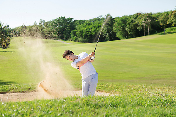 포토 JPG 주간 나무 식물 해외기획촬영 라이프스타일 남자 스포츠 맨라이프 골프 모션 골프장 태국 필드 한명 서기 들기 사람 동양인 잔디 상반신 20대 성인 야외 앞모습 운동 골프채 한국인 벙커 치기 2015년태국 남자만 남자한명만 성인남자만 청년만 청년남자만 청년남자한명만 성인한명만 성인남자한명만 성인만 국내포토 자연요소 1 아시아 뷰포인트 스포츠시설 골프용품 건강 인종 청년 생활 구기 파일형식