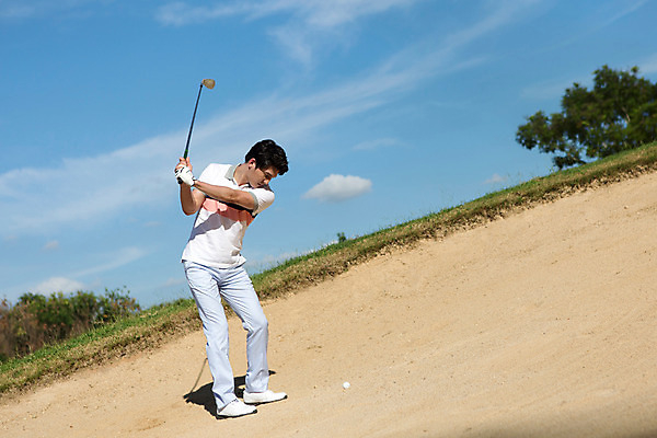 포토 JPG 주간 전신 나무 식물 구름 해외기획촬영 라이프스타일 남자 스포츠 맨라이프 골프 모션 골프장 태국 필드 하늘 골프공 한명 서기 들기 사람 동양인 잔디 20대 성인 야외 옆모습 운동 골프채 한국인 벙커 2015년태국 남자만 남자한명만 성인남자만 청년만 청년남자만 청년남자한명만 성인한명만 성인남자한명만 성인만 국내포토 자연요소 1 아시아 뷰포인트 공 스포츠시설 골프용품 건강 인종 청년 생활 구기 파일형식