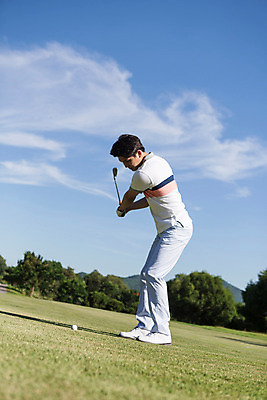 포토 JPG 주간 전신 나무 식물 구름 해외기획촬영 라이프스타일 응시 남자 스포츠 맨라이프 골프 모션 골프장 태국 필드 하늘 골프공 한명 서기 들기 사람 동양인 잔디 20대 성인 야외 옆모습 운동 골프채 한국인 2015년태국 남자만 남자한명만 성인남자만 청년만 청년남자만 청년남자한명만 성인한명만 성인남자한명만 성인만 국내포토 자연요소 1 시선 아시아 뷰포인트 공 스포츠시설 골프용품 건강 인종 청년 생활 구기 파일형식