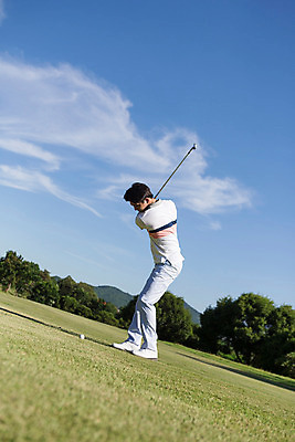 포토 JPG 주간 전신 나무 식물 구름 해외기획촬영 라이프스타일 남자 스포츠 맨라이프 골프 모션 골프장 태국 필드 하늘 골프공 한명 서기 들기 사람 동양인 잔디 20대 성인 야외 옆모습 운동 골프채 한국인 2015년태국 남자만 남자한명만 성인남자만 청년만 청년남자만 청년남자한명만 성인한명만 성인남자한명만 성인만 국내포토 자연요소 1 아시아 뷰포인트 공 스포츠시설 골프용품 건강 인종 청년 생활 구기 파일형식