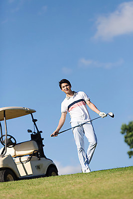 포토 JPG 주간 전신 구름 해외기획촬영 라이프스타일 남자 스포츠 맨라이프 골프 모션 골프장 태국 필드 하늘 한명 서기 미소 들기 사람 동양인 잔디 20대 성인 야외 앞모습 운동 골프채 한국인 골프카트 2015년태국 남자만 남자한명만 성인남자만 청년만 청년남자만 청년남자한명만 성인한명만 성인남자한명만 성인만 국내포토 자연요소 식물 1 아시아 뷰포인트 스포츠시설 골프용품 표정 건강 인종 청년 생활 구기 파일형식