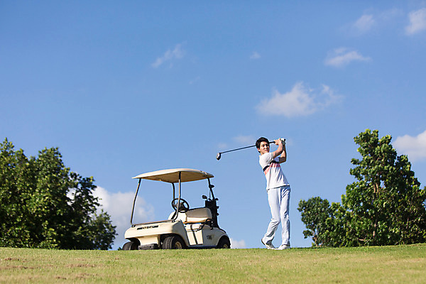 포토 JPG 주간 전신 식물 구름 해외기획촬영 라이프스타일 남자 스포츠 맨라이프 골프 모션 골프장 태국 필드 하늘 한명 서기 들기 사람 동양인 잔디 20대 성인 야외 앞모습 운동 골프채 한국인 골프카트 2015년태국 남자만 남자한명만 성인남자만 청년만 청년남자만 청년남자한명만 성인한명만 성인남자한명만 성인만 국내포토 자연요소 1 아시아 뷰포인트 스포츠시설 골프용품 건강 인종 청년 생활 구기 파일형식