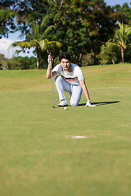 포토 JPG 주간 전신 나무 식물 해외기획촬영 라이프스타일 응시 남자 스포츠 맨라이프 골프 모션 골프장 태국 필드 골프공 한명 들기 사람 앉기 동양인 20대 성인 야외 앞모습 운동 한국인 퍼팅 2015년태국 남자만 남자한명만 성인남자만 청년만 청년남자만 청년남자한명만 성인한명만 성인남자한명만 성인만 국내포토 자연요소 1 시선 아시아 뷰포인트 포즈 공 스포츠시설 골프용품 건강 인종 청년 생활 구기 파일형식
