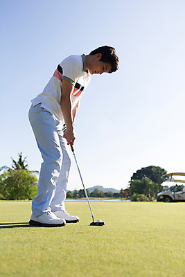 포토 JPG 주간 전신 나무 식물 해외기획촬영 라이프스타일 남자 스포츠 맨라이프 골프 모션 골프장 태국 필드 하늘 한명 서기 들기 사람 동양인 잔디 20대 성인 야외 옆모습 운동 골프채 한국인 퍼팅 2015년태국 남자만 남자한명만 성인남자만 청년만 청년남자만 청년남자한명만 성인한명만 성인남자한명만 성인만 국내포토 자연요소 1 아시아 뷰포인트 포즈 스포츠시설 골프용품 건강 인종 청년 생활 구기 파일형식