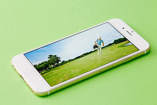 포토 JPG 스튜디오촬영 백그라운드 컨셉 골프 골프장 실내 사람없음 스마트폰 미니어처 피규어 골프채 국내포토 스포츠시설 골프용품 내부 핸드폰 스마트기기 구기 모형 파일형식