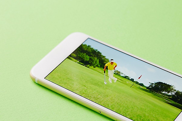 포토 JPG 스튜디오촬영 백그라운드 컨셉 골프 골프장 실내 사람없음 스마트폰 미니어처 피규어 골프채 깃발 국내포토 스포츠시설 골프용품 내부 핸드폰 스마트기기 구기 모형 파일형식