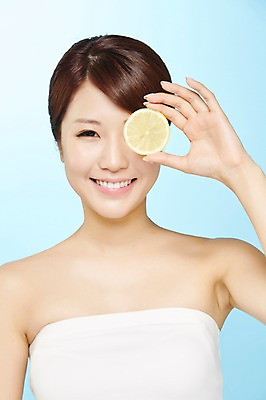 포토 JPG 스튜디오촬영 외국인 해외기획촬영 우먼라이프 라이프스타일 여자 과일 모션 실내 한명 미소 들기 사람 동양인 상반신 성인 앞모습 30대 뷰티 가림 매끈함 일본인 레몬 순수 상큼 청순 2015년일본 여자만 여자한명만 성인여자만 성인한명만 성인여자한명만 장년만 장년여자만 장년여자한명만 성인만 국내포토 1 뷰포인트 컨셉 표정 인종 내부 생활 장년 감각 파일형식