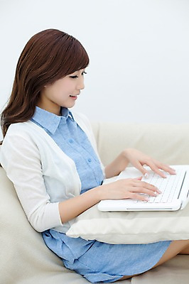 포토 JPG 스튜디오촬영 외국인 해외기획촬영 우먼라이프 라이프스타일 응시 여자 여유 쿠션 모션 휴식 실내 한명 미소 사람 앉기 동양인 손짓 상반신 성인 옆모습 30대 노트북 소파 자유 웹서핑 일본인 2015년일본 여자만 여자한명만 성인여자만 성인한명만 성인여자한명만 장년만 장년여자만 장년여자한명만 성인만 국내포토 1 시선 감정 뷰포인트 컨셉 의자 표정 인종 내부 생활 장년 전자제품 파일형식