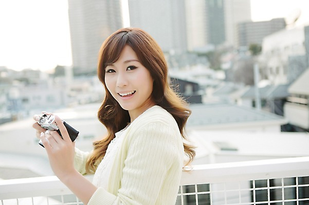 포토 JPG 주간 외국인 해외기획촬영 우먼라이프 라이프스타일 여자 여유 모션 한명 서기 들기 사람 동양인 풍경 상반신 성인 취미 야외 옆모습 30대 카메라 사진촬영 일본인 상쾌 기념사진 찍기 2015년일본 여자만 여자한명만 성인여자만 성인한명만 성인여자한명만 장년만 장년여자만 장년여자한명만 성인만 국내포토 자연요소 1 감정 뷰포인트 인종 생활 장년 전자제품 촬영 파일형식