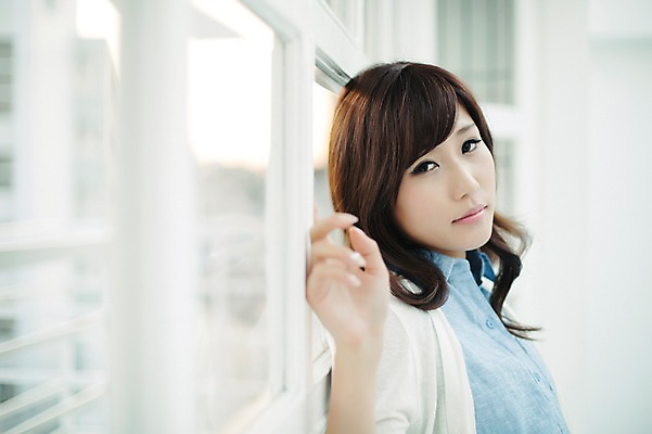 포토 JPG 스튜디오촬영 외국인 해외기획촬영 우먼라이프 라이프스타일 여자 여유 모션 휴식 실내 한명 서기 미소 사람 동양인 손짓 상반신 성인 옆모습 30대 기댐 자유 일본인 창가 2015년일본 여자만 여자한명만 성인여자만 성인한명만 성인여자한명만 장년만 장년여자만 장년여자한명만 성인만 국내포토 1 감정 뷰포인트 컨셉 창문 표정 인종 내부 생활 장년 파일형식