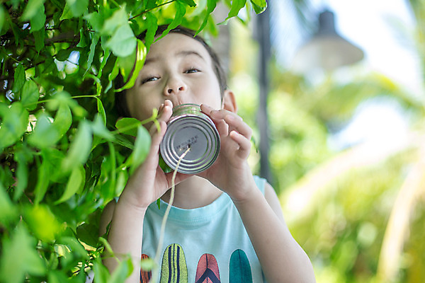 포토 JPG 주간 서양인 외국인 식물 백인 해외기획촬영 남자 어린이 태국 놀이 말하기 한명 들기 사람 상반신 야외 앞모습 유치원생 실전화기 2015년태국 남자만 남자한명만 어린이만 소년만 소년한명만 국내포토 자연요소 1 아시아 뷰포인트 모션 인종 파일형식