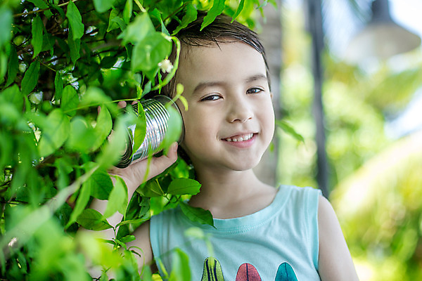 포토 JPG 주간 서양인 외국인 식물 백인 해외기획촬영 남자 어린이 태국 놀이 한명 미소 들기 사람 상반신 야외 앞모습 유치원생 듣기 실전화기 2015년태국 남자만 남자한명만 어린이만 소년만 소년한명만 국내포토 자연요소 1 아시아 뷰포인트 모션 표정 인종 파일형식