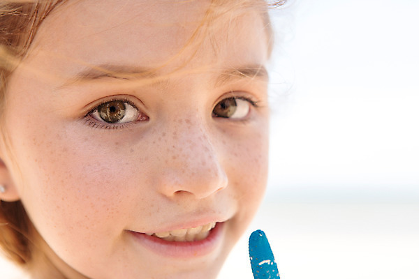 포토 JPG 주간 서양인 외국인 백인 해외기획촬영 여자 여유 얼굴 어린이 파타야 태국 한명 미소 사람 야외 아웃포커스 신체부위 유치원생 자유 상쾌 주근깨 2015년태국 여자만 여자한명만 어린이만 소녀만 소녀한명만 국내포토 자연요소 1 감정 아시아 컨셉 촬영기법 표정 인종 점 파일형식