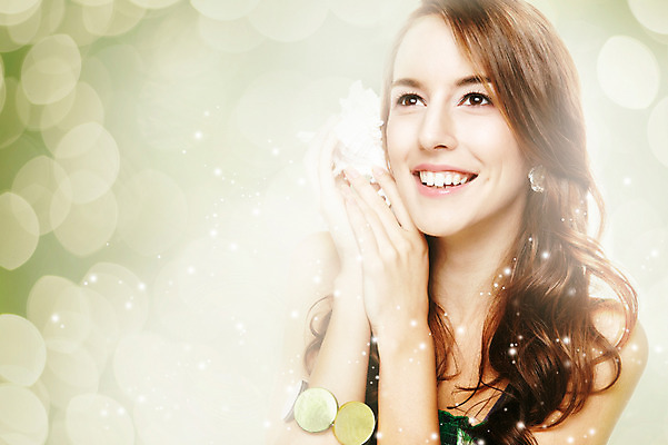 JPG 서양인 외국인 편집이미지 여자 한명 사람 상반신 성인 화장 뷰티 화려 우아함 디지털합성 보케 특별함 디지털아트 여자만 여자한명만 성인여자만 성인만 편집실사 1 컨셉 인종 CG 파일형식