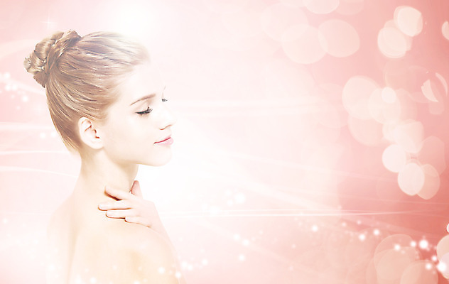 JPG 서양인 외국인 편집이미지 여자 한명 사람 상반신 성인 화장 뷰티 눈감음 화려 우아함 디지털합성 보케 특별함 디지털아트 여자만 여자한명만 성인여자만 성인만 편집실사 1 컨셉 모션 인종 CG 파일형식