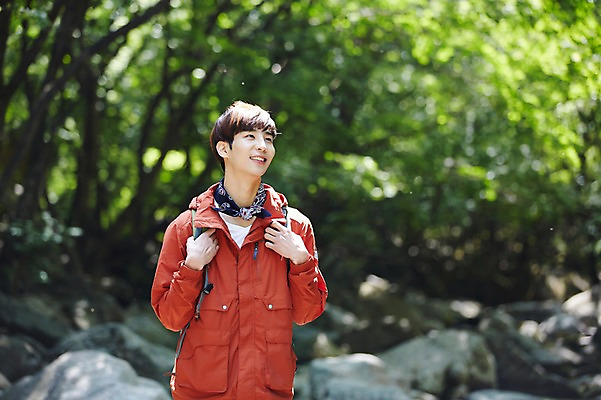 포토 JPG 주간 나무 식물 라이프스타일 응시 남자 여유 맨라이프 배낭 모션 자연 산 한국 한명 서기 미소 사람 동양인 상반신 20대 성인 야외 앞모습 등산 한국인 돌_바위 등산복 상쾌 경기도 양평 유명산 남자만 남자한명만 성인남자만 청년만 청년남자만 청년남자한명만 성인한명만 성인남자한명만 성인만 국내포토 자연요소 1 시선 옷 감정 아시아 뷰포인트 가방 표정 인종 청년 생활 트래킹 생태계 파일형식