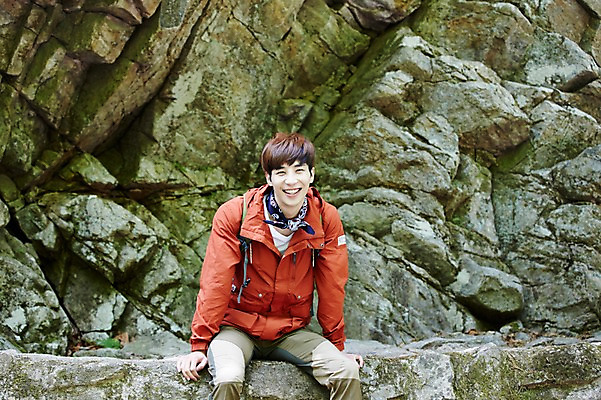 포토 JPG 주간 라이프스타일 남자 여유 맨라이프 배낭 모션 자연 휴식 한국 한명 미소 사람 앉기 동양인 상반신 20대 성인 야외 앞모습 등산 한국인 돌_바위 바위 등산복 상쾌 경기도 양평 유명산 남자만 남자한명만 성인남자만 청년만 청년남자만 청년남자한명만 성인한명만 성인남자한명만 성인만 국내포토 자연요소 1 옷 감정 아시아 뷰포인트 컨셉 가방 산 표정 인종 청년 생활 트래킹 생태계 파일형식