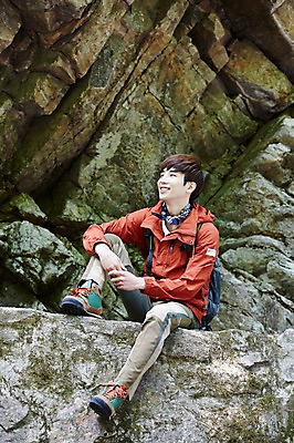 포토 JPG 주간 전신 라이프스타일 응시 남자 여유 맨라이프 배낭 모션 자연 휴식 한국 한명 미소 사람 앉기 동양인 20대 성인 야외 옆모습 등산 한국인 돌_바위 바위 등산복 상쾌 경기도 양평 유명산 남자만 남자한명만 성인남자만 청년만 청년남자만 청년남자한명만 성인한명만 성인남자한명만 성인만 국내포토 자연요소 1 시선 옷 감정 아시아 뷰포인트 컨셉 가방 산 표정 인종 청년 생활 트래킹 생태계 파일형식