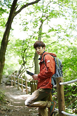 포토 JPG 주간 나무 식물 라이프스타일 남자 여유 맨라이프 배낭 모션 자연 휴식 산 한국 한명 서기 들기 사람 동양인 상반신 20대 성인 야외 옆모습 기댐 등산 한국인 등산복 상쾌 경기도 다리들기 양평 유명산 남자만 남자한명만 성인남자만 청년만 청년남자만 청년남자한명만 성인한명만 성인남자한명만 성인만 국내포토 자연요소 1 옷 감정 아시아 뷰포인트 컨셉 가방 인종 청년 생활 트래킹 생태계 파일형식