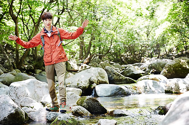 포토 JPG 주간 전신 나무 식물 라이프스타일 남자 여유 맨라이프 배낭 모션 자연 산 한국 한명 서기 미소 사람 동양인 손짓 20대 성인 야외 앞모습 계곡 등산 한국인 돌_바위 바위 등산복 상쾌 경기도 손뻗기 양평 유명산 남자만 남자한명만 성인남자만 청년만 청년남자만 청년남자한명만 성인한명만 성인남자한명만 성인만 국내포토 자연요소 1 옷 감정 아시아 뷰포인트 가방 표정 인종 청년 생활 트래킹 생태계 파일형식