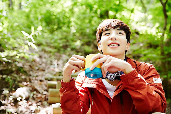 포토 JPG 주간 식물 라이프스타일 응시 남자 여유 맨라이프 모션 자연 휴식 산 한국 한명 미소 들기 사람 앉기 동양인 상반신 20대 성인 야외 앞모습 컵 등산 한국인 등산복 상쾌 경기도 양평 유명산 남자만 남자한명만 성인남자만 청년만 청년남자만 청년남자한명만 성인한명만 성인남자한명만 성인만 국내포토 자연요소 1 식기 시선 옷 감정 아시아 뷰포인트 컨셉 표정 인종 청년 생활 트래킹 생태계 파일형식