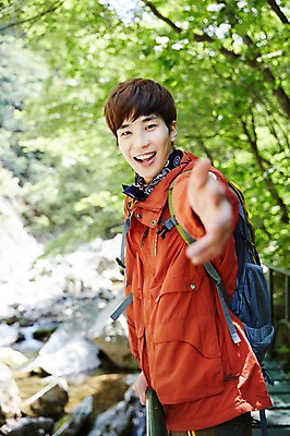 포토 JPG 주간 나무 식물 라이프스타일 손 남자 여유 맨라이프 배낭 난간 모션 자연 산 한국 한명 서기 미소 사람 동양인 상반신 20대 성인 야외 옆모습 등산 한국인 손내밀기 등산복 상쾌 경기도 양평 유명산 남자만 남자한명만 성인남자만 청년만 청년남자만 청년남자한명만 성인한명만 성인남자한명만 성인만 국내포토 자연요소 1 옷 감정 아시아 뷰포인트 가방 표정 인종 손짓 청년 생활 신체부위 트래킹 생태계 파일형식