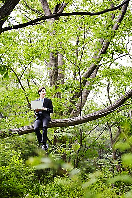 포토 JPG 주간 전신 나무 식물 라이프스타일 응시 남자 비즈니스 모션 자연 산 한국 한명 미소 들기 사람 앉기 동양인 정장 20대 성인 야외 앞모습 비즈니스라이프 노트북 한국인 업무 비즈니스맨 친환경 힐링 경기도 양평 유명산 남자만 남자한명만 성인남자만 청년만 청년남자만 청년남자한명만 성인한명만 성인남자한명만 성인만 국내포토 자연요소 1 시선 옷 아시아 뷰포인트 표정 인종 청년 생활 전자제품 환경 작업 직장인 생태계 파일형식