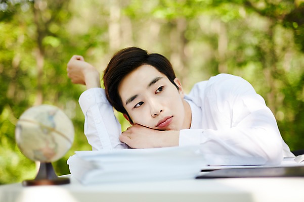 포토 JPG 주간 라이프스타일 응시 남자 엎드리기 비즈니스 모션 휴식 한국 한명 사람 앉기 동양인 정장 손짓 상반신 20대 성인 야외 앞모습 비즈니스라이프 한국인 비즈니스맨 책상 경기도 양평 유명산 남자만 남자한명만 성인남자만 청년만 청년남자만 청년남자한명만 성인한명만 성인남자한명만 성인만 국내포토 자연요소 1 시선 옷 아시아 뷰포인트 가구 컨셉 산 인종 청년 생활 직장인 파일형식