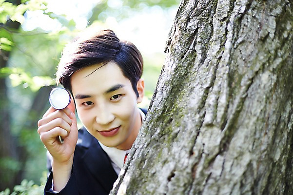 포토 JPG 주간 나무 식물 라이프스타일 남자 비즈니스 모션 전등 산 한국 한명 서기 미소 들기 사람 동양인 정장 상반신 20대 성인 야외 앞모습 비즈니스라이프 한국인 비즈니스맨 친환경 힐링 경기도 숨기 양평 유명산 남자만 남자한명만 성인남자만 청년만 청년남자만 청년남자한명만 성인한명만 성인남자한명만 성인만 국내포토 자연요소 1 옷 아시아 뷰포인트 조명 표정 인종 청년 생활 환경 직장인 파일형식