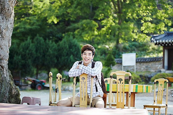 포토 JPG 주간 나무 식물 라이프스타일 남자 여유 맨라이프 여행 의자 배낭 모션 휴식 한국 한명 미소 사람 앉기 동양인 상반신 20대 성인 야외 앞모습 활발 한국인 즐거움 배낭여행 활기 경기도 양평 유명산 남자만 남자한명만 성인남자만 청년만 청년남자만 청년남자한명만 성인한명만 성인남자한명만 성인만 국내포토 자연요소 1 감정 아시아 뷰포인트 가구 컨셉 가방 산 표정 인종 청년 생활 파일형식