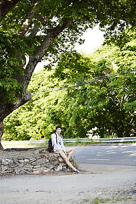포토 JPG 주간 전신 나무 식물 라이프스타일 남자 도로 여유 맨라이프 여행 배낭 모션 휴식 한국 한명 서기 미소 사람 앉기 동양인 20대 성인 야외 옆모습 활발 한국인 즐거움 배낭여행 활기 경기도 양평 유명산 남자만 남자한명만 성인남자만 청년만 청년남자만 청년남자한명만 성인한명만 성인남자한명만 성인만 국내포토 자연요소 1 감정 아시아 길 뷰포인트 컨셉 가방 교통시설 산 표정 인종 청년 생활 파일형식