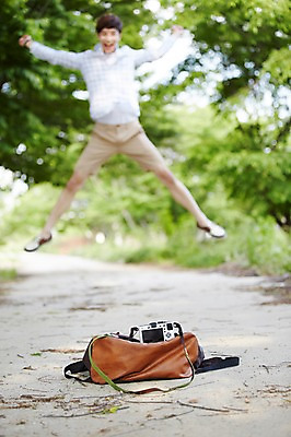 포토 JPG 주간 전신 나무 식물 라이프스타일 남자 여유 맨라이프 여행 장난 배낭 모션 휴식 한국 한명 사람 동양인 20대 성인 야외 앞모습 카메라 점프 사진촬영 활발 한국인 셀프카메라 즐거움 배낭여행 활기 경기도 양평 유명산 남자만 남자한명만 성인남자만 청년만 청년남자만 청년남자한명만 성인한명만 성인남자한명만 성인만 국내포토 자연요소 1 감정 아시아 뷰포인트 컨셉 가방 산 인종 청년 생활 전자제품 촬영 파일형식