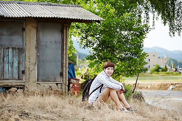 포토 JPG 주간 전신 식물 라이프스타일 남자 여유 맨라이프 여행 배낭 모션 휴식 주택 한국 한명 미소 사람 앉기 동양인 20대 성인 야외 옆모습 활발 한국인 빈티지 즐거움 배낭여행 활기 경기도 양평 유명산 남자만 남자한명만 성인남자만 청년만 청년남자만 청년남자한명만 성인한명만 성인남자한명만 성인만 국내포토 자연요소 1 감정 아시아 뷰포인트 컨셉 가방 산 표정 인종 청년 건물 생활 파일형식