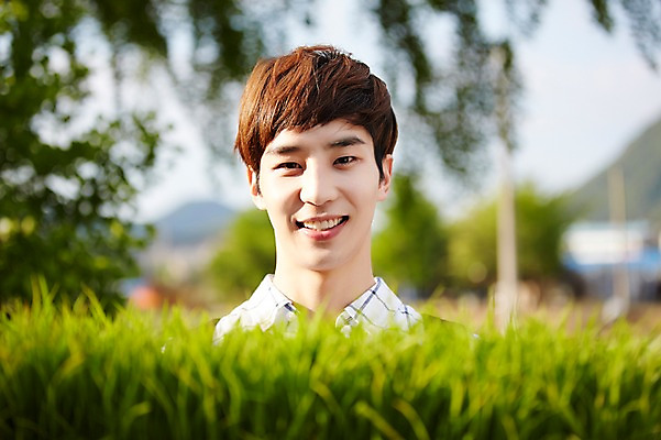 포토 JPG 주간 라이프스타일 남자 여유 맨라이프 여행 모션 휴식 한국 한명 서기 미소 들기 사람 동양인 상반신 20대 성인 야외 앞모습 활발 한국인 벼 농촌 시골 즐거움 배낭여행 활기 경기도 모종 양평 유명산 못자리 남자만 남자한명만 성인남자만 청년만 청년남자만 청년남자한명만 성인한명만 성인남자한명만 성인만 국내포토 자연요소 1 감정 아시아 뷰포인트 컨셉 산 곡류 논 표정 인종 청년 생활 파일형식