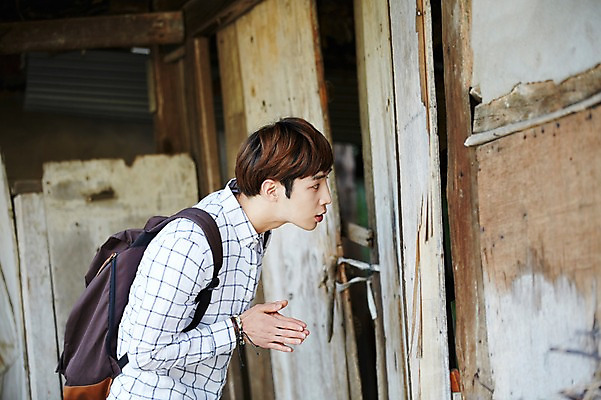 포토 JPG 주간 라이프스타일 응시 남자 여유 맨라이프 여행 배낭 모션 휴식 주택 한국 한명 서기 사람 동양인 손짓 상반신 20대 성인 야외 옆모습 활발 한국인 농촌 시골 즐거움 배낭여행 대문 손모으기 활기 경기도 양평 유명산 남자만 남자한명만 성인남자만 청년만 청년남자만 청년남자한명만 성인한명만 성인남자한명만 성인만 국내포토 자연요소 1 시선 감정 아시아 뷰포인트 컨셉 가방 산 인종 청년 건물 생활 문 파일형식