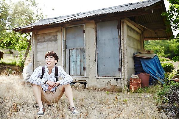 포토 JPG 주간 전신 라이프스타일 남자 여유 맨라이프 여행 배낭 모션 휴식 주택 한국 한명 미소 사람 앉기 동양인 20대 성인 야외 앞모습 활발 한국인 빈티지 즐거움 배낭여행 활기 경기도 양평 유명산 남자만 남자한명만 성인남자만 청년만 청년남자만 청년남자한명만 성인한명만 성인남자한명만 성인만 국내포토 자연요소 1 감정 아시아 뷰포인트 컨셉 가방 산 표정 인종 청년 건물 생활 파일형식