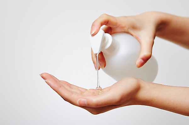 포토 JPG 스튜디오촬영 손 건강 한명 사람 신체부위 청결 위생 세정제 위생관리 손세정제 핸드워시 국내포토 1 실내 관리 위생용품 파일형식