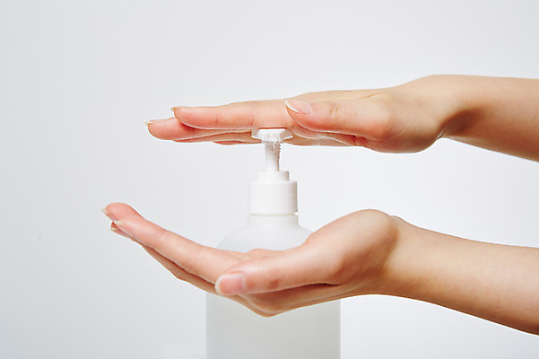 포토 JPG 스튜디오촬영 손 건강 한명 사람 신체부위 청결 위생 세정제 위생관리 손세정제 핸드워시 국내포토 1 실내 관리 위생용품 파일형식