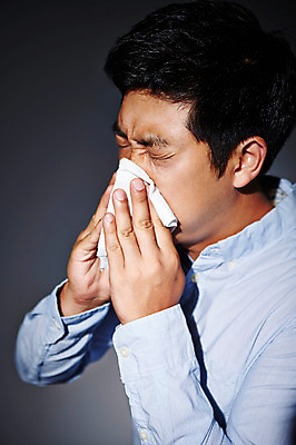 포토 JPG 스튜디오촬영 남자 건강 한명 사람 동양인 성인 청결 한국인 화장지 위생 감기 위생관리 콧물 남자만 남자한명만 성인남자만 성인만 국내포토 1 실내 관리 인종 질병 생리현상 파일형식