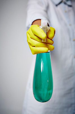 포토 JPG 스튜디오촬영 손 건강 한명 사람 신체부위 청결 물뿌리개 위생 청소도구 고무장갑 위생관리 국내포토 1 장갑 실내 관리 도구 청소 고무 파일형식