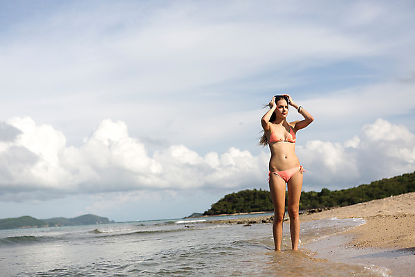 포토 JPG 주간 서양인 외국인 해외기획촬영 계절 여자 수영복 여유 바다 태국 휴가 한명 사람 20대 성인 해변 야외 여름 여름휴가 바캉스 비키니 섹시 2015년태국 여자만 여자한명만 성인여자만 청년만 청년여자만 성인한명만 청년여자한명만 성인여자한명만 성인만 국내포토 자연요소 1 옷 감정 아시아 컨셉 인종 청년 파일형식 여름_계절