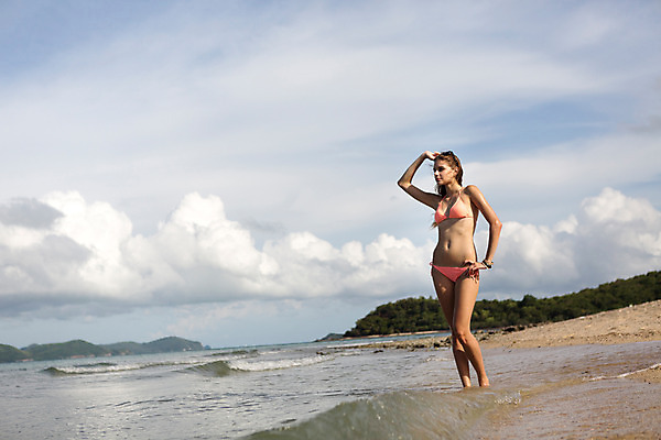 포토 JPG 주간 서양인 외국인 해외기획촬영 계절 여자 수영복 여유 바다 태국 휴가 한명 사람 20대 성인 해변 야외 여름 여름휴가 바캉스 비키니 섹시 2015년태국 여자만 여자한명만 성인여자만 청년만 청년여자만 성인한명만 청년여자한명만 성인여자한명만 성인만 국내포토 자연요소 1 옷 감정 아시아 컨셉 인종 청년 파일형식 여름_계절