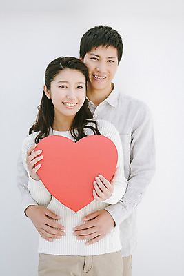 포토 JPG 스튜디오촬영 외국인 해외기획촬영 라이프스타일 커플 여자 남자 여유 커플라이프 모션 포옹 실내 사랑 서기 미소 들기 사람 동양인 상반신 20대 성인 두명 앞모습 다정 하트 편안함 일본인 2015년일본 청년만 성인만 국내포토 모양 감정 뷰포인트 컨셉 관계 안기 표정 인종 청년 내부 생활 감각 파일형식