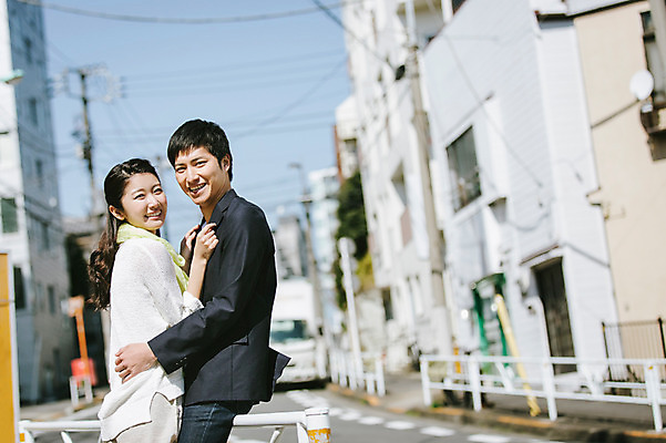 포토 JPG 주간 외국인 해외기획촬영 라이프스타일 커플 여자 남자 행복 여유 커플라이프 데이트 모션 거리 서기 미소 사람 동양인 상반신 20대 성인 야외 두명 옆모습 기댐 다정 일본인 2015년일본 청년만 성인만 국내포토 자연요소 감정 뷰포인트 컨셉 관계 표정 인종 청년 생활 파일형식