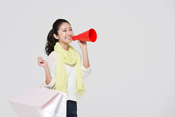 포토 JPG 스튜디오촬영 외국인 해외기획촬영 우먼라이프 라이프스타일 여자 모션 실내 한명 서기 미소 들기 사람 동양인 상반신 20대 성인 옆모습 쇼핑 쇼핑백 확성기 외침 일본인 2015년일본 여자만 여자한명만 성인여자만 청년만 청년여자만 성인한명만 청년여자한명만 성인여자한명만 성인만 국내포토 1 뷰포인트 가방 표정 인종 청년 내부 생활 소리 파일형식