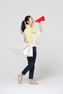 포토 JPG 스튜디오촬영 전신 외국인 해외기획촬영 우먼라이프 라이프스타일 여자 모션 실내 한명 서기 미소 들기 사람 동양인 20대 성인 옆모습 쇼핑 쇼핑백 확성기 외침 일본인 2015년일본 여자만 여자한명만 성인여자만 청년만 청년여자만 성인한명만 청년여자한명만 성인여자한명만 성인만 국내포토 1 뷰포인트 가방 표정 인종 청년 내부 생활 소리 파일형식