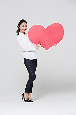 포토 JPG 스튜디오촬영 전신 외국인 해외기획촬영 우먼라이프 라이프스타일 여자 모션 실내 사랑 한명 서기 미소 들기 사람 동양인 20대 성인 앞모습 하트 일본인 2015년일본 여자만 여자한명만 성인여자만 청년만 청년여자만 성인한명만 청년여자한명만 성인여자한명만 성인만 국내포토 모양 1 감정 뷰포인트 표정 인종 청년 내부 생활 파일형식